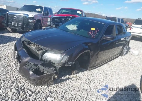 2015 Chrysler 300 300S z USA, uszkodzony, nr VIN 2C3CCABG1FH842116